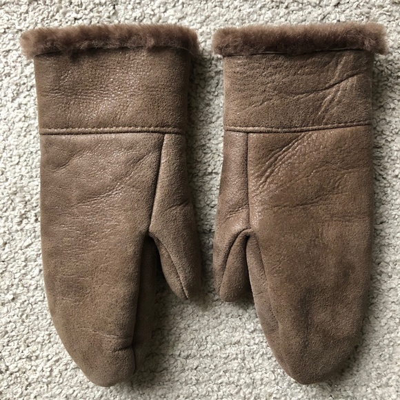 Brown Shearling Mittens - Picture 2 of 4